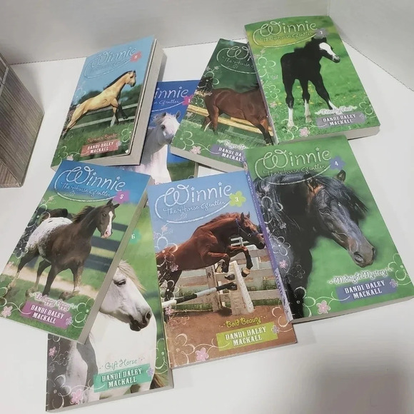 Winnie the Horse Gentler Barn Box  Set of 8. - Picture 4 of 9